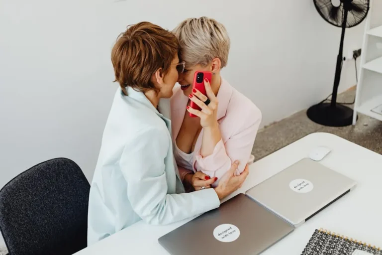 Love Format: Meaning, Safety, Boundaries, and What to Know