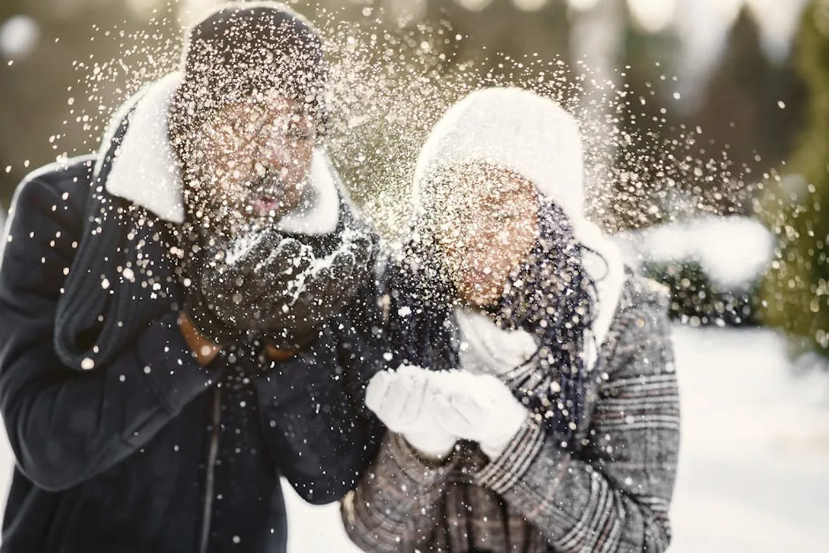 Snowball Kiss: Meaning, Safety, Boundaries, and What to Know